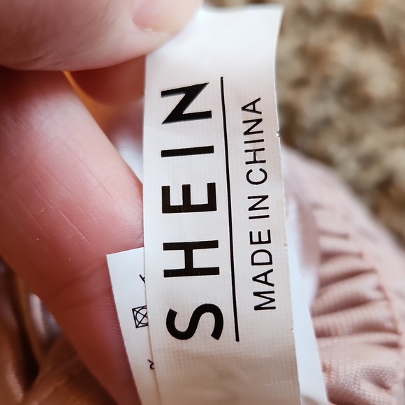 Silky metallic creamish/pink crop tank top with adjustable straps womans small - Picture 5 of 12